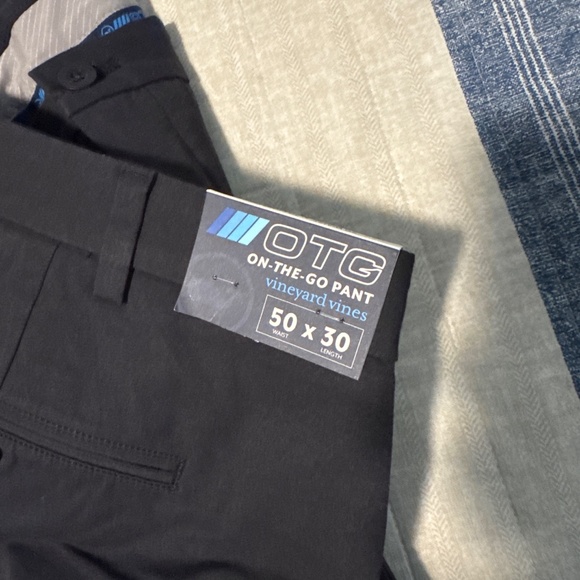 Vineyard Vines Men’s On-the-go Pants 50x30 NWT - Picture 2 of 3
